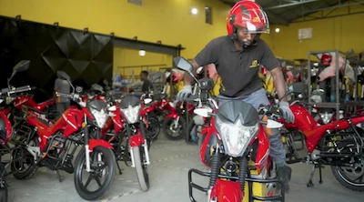 अफ्रीका की इलेक्ट्रिक मोबिलिटी क्रांति: ए सस्टेनेबल फ्यूचर ब्राइडेड बाय टू व्...